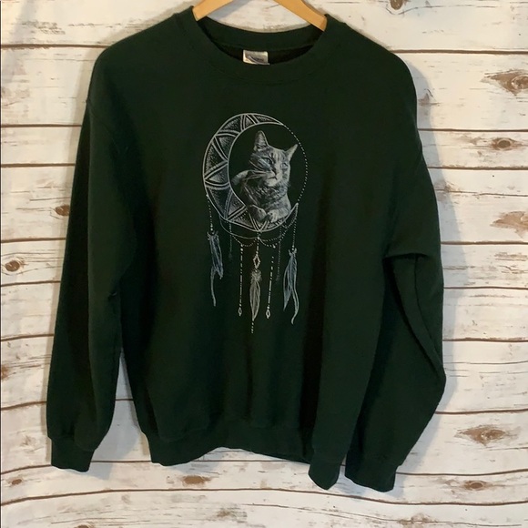 Gildan Tops - Women’s Gildan cat dream catcher crewneck